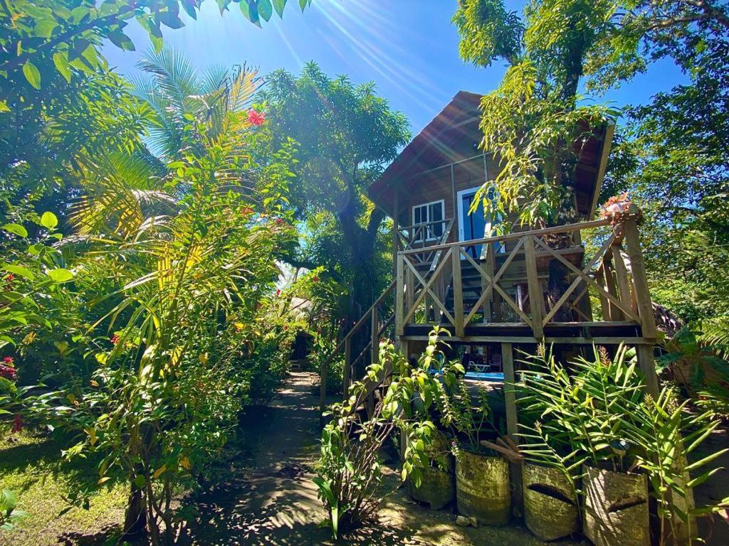 Casa De La Iguana Hostel Livingston Exterior photo