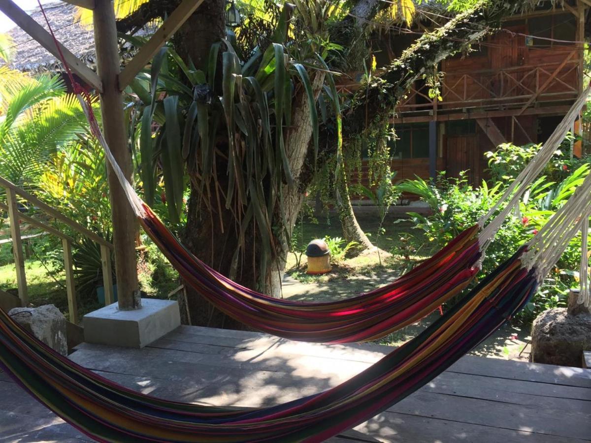 Casa De La Iguana Hostel Livingston Exterior photo